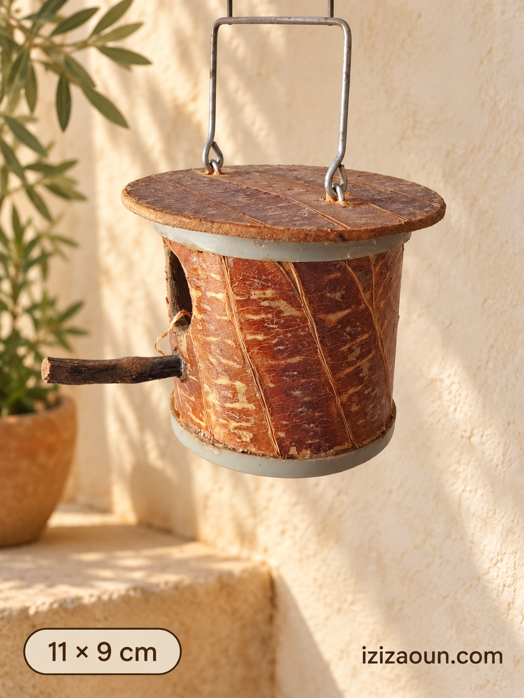 Petit nichoir artisanal suspendu – Pièce unique 11 × 9 cm