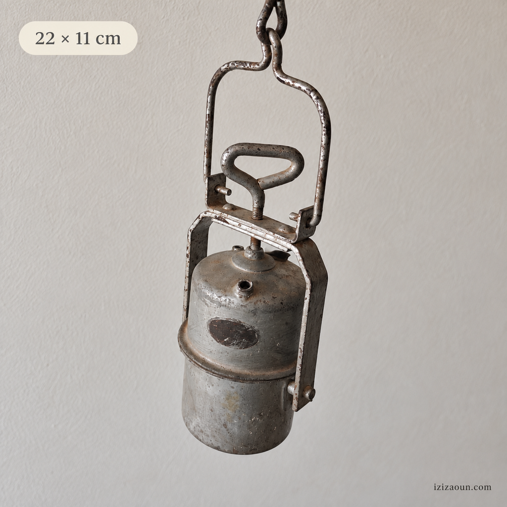 Ancienne lampe à carbure suspendue en métal – Pièce unique 22 × 11 cm